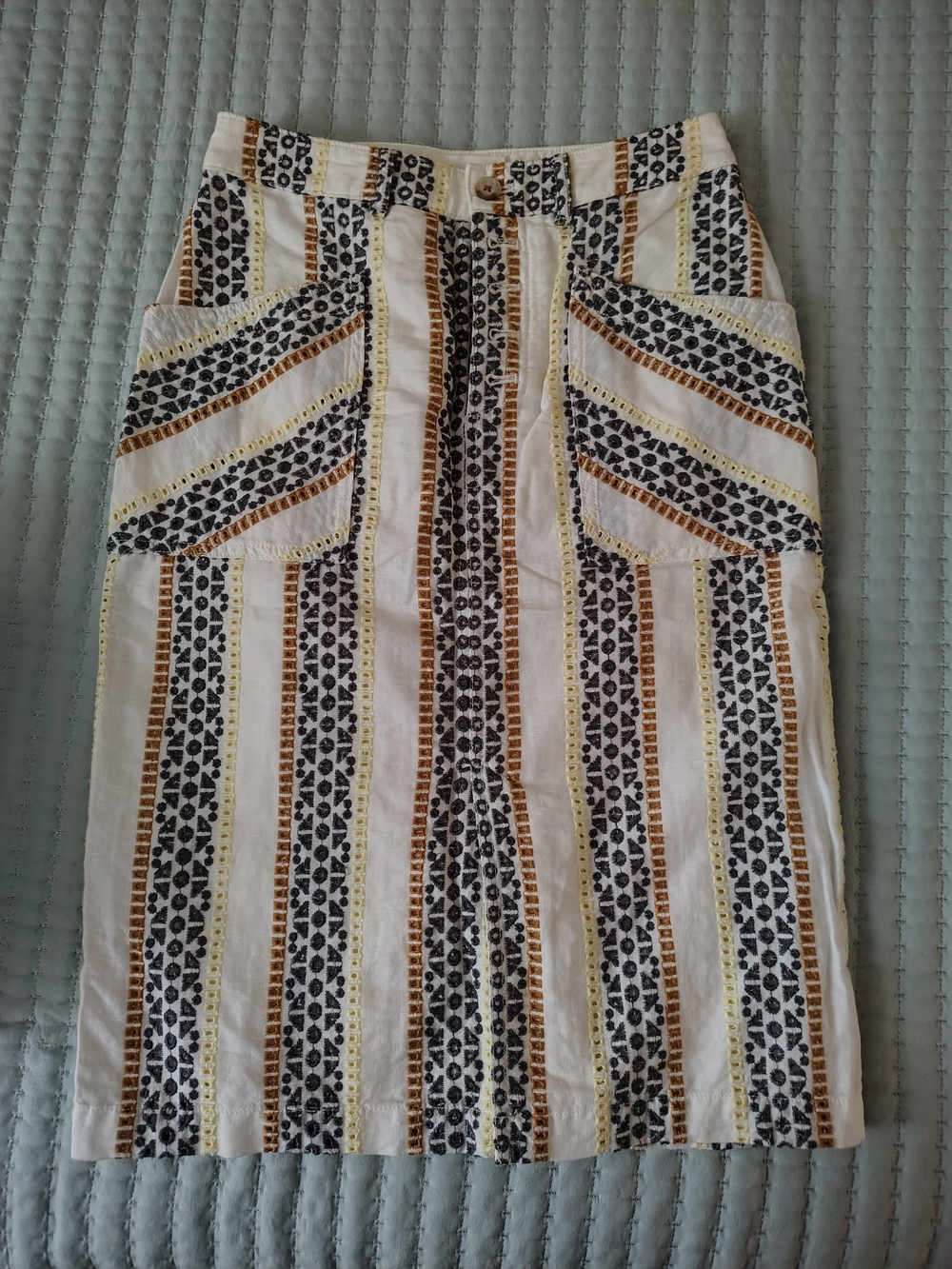 White Striped Embroidered Pencil Skirt